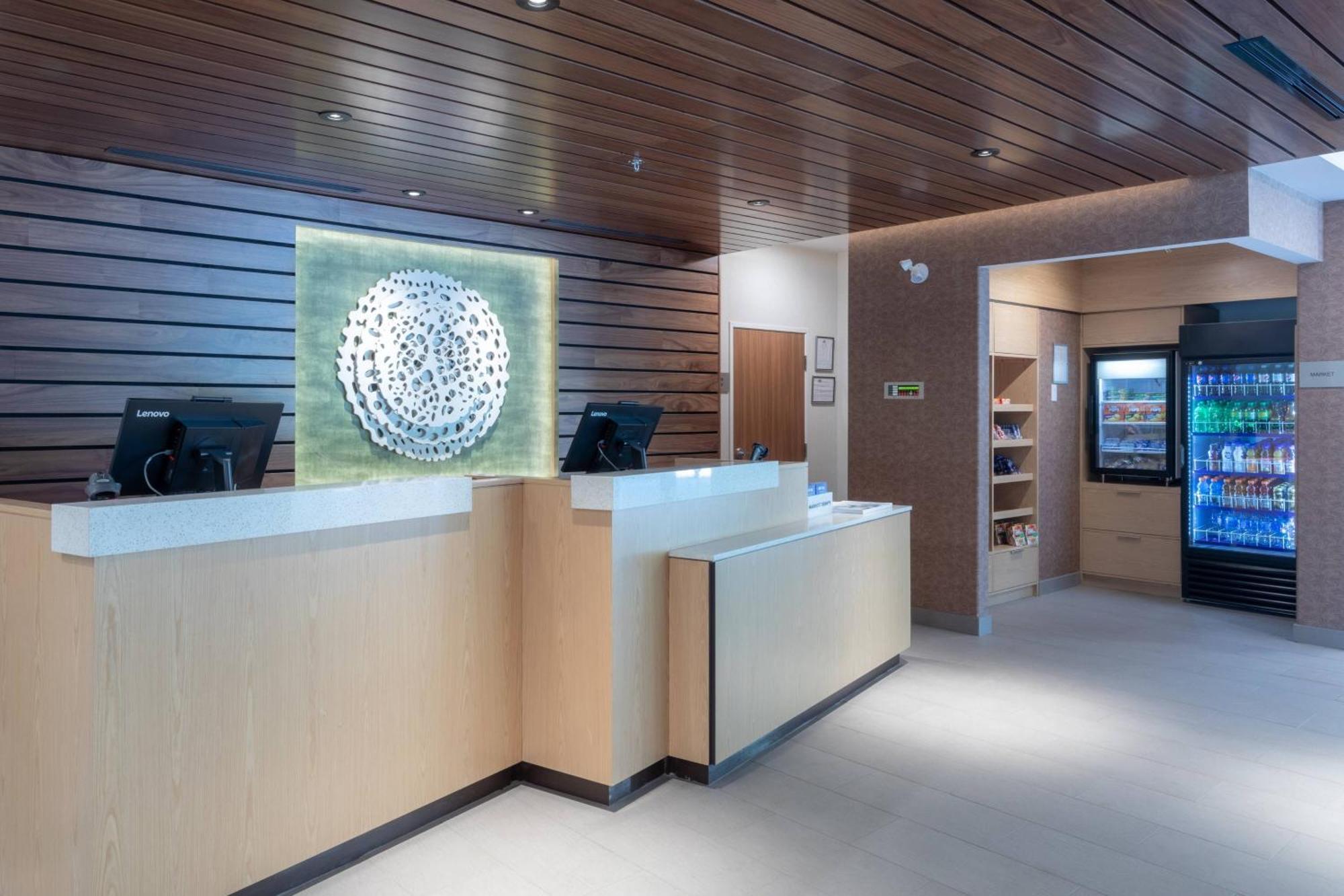 Fairfield By Marriott Inn & Suites Revelstoke Exterior foto